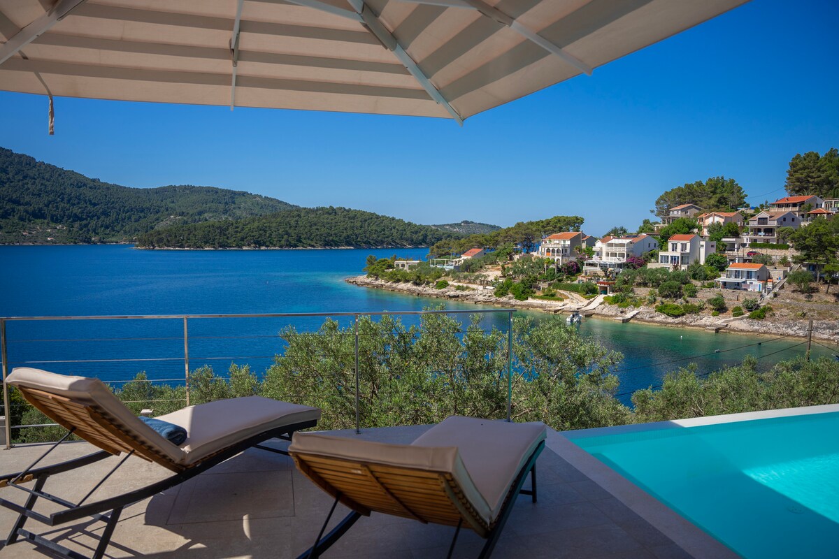 Outdoor dining at sunset on the terrace of Villa Belveder, Vela Luka, Korčula